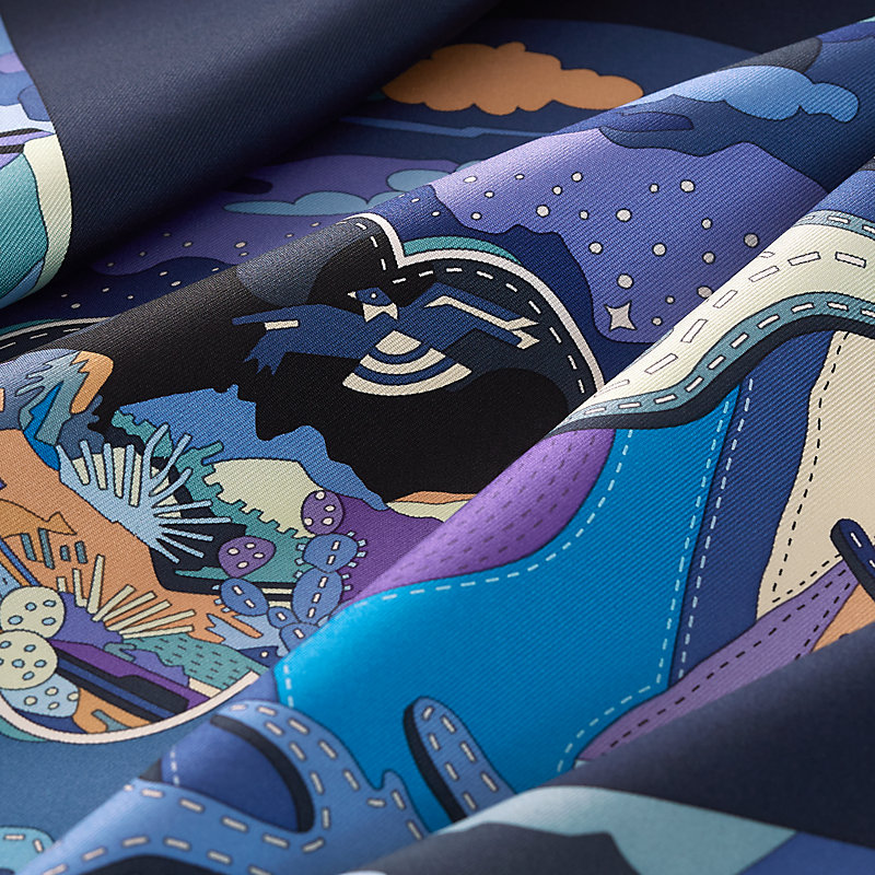 お歳暮 2024 カレ 90 《ブーツ・ストーリー》 | Hermès - エルメス-公式サイト 小物